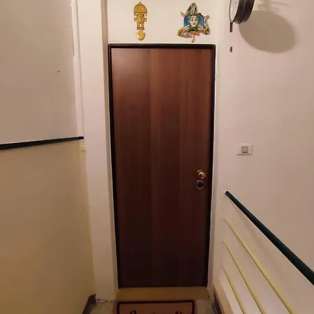 Camonia Apartament *